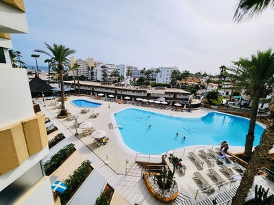 Alquiler de estudio en avenida De Tenerife con piscina y muebles