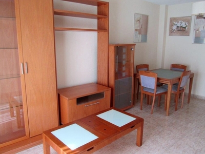 Alquiler de piso en Bulevar - Plaza Castilla de 1 habitación con muebles y calefacción