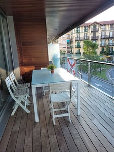 Alquiler de piso en calle Bernat Etxepare de 3 habitaciones con terraza y muebles