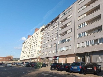 Alquiler de piso en calle Matías Nieto Serrano de 3 habitaciones con garaje y muebles