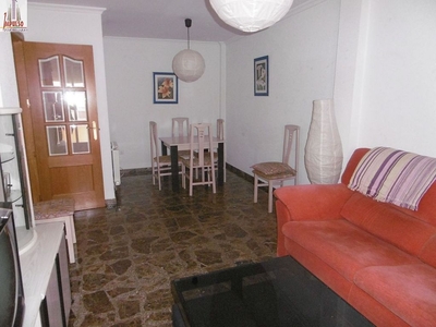 Alquiler de piso en Carretas - Huerta de Marzo - La Pajarita de 2 habitaciones con muebles y balcón