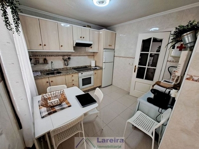 Alquiler de piso en O Berbés - Peniche de 3 habitaciones con muebles y calefacción