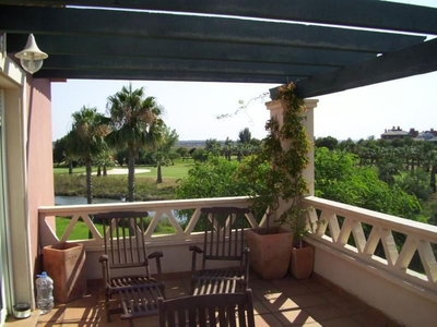 Ático en alquiler en urbanización Campo de Golf de 2 habitaciones con terraza y piscina