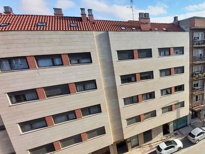 Dúplex en alquiler en Santo Domingo de la Calzada de 3 habitaciones con terraza y aire acondicionado