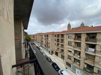 Estudio en venta en avenida Reyes de España con balcón y calefacción