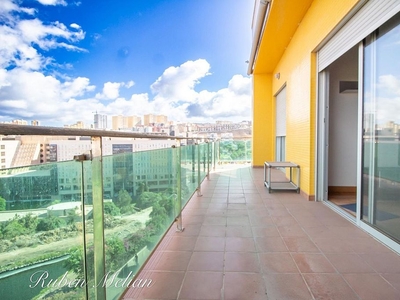 Piso en alquiler en calle Doctor Alfonso Chiscano Díaz de 3 habitaciones con terraza y piscina