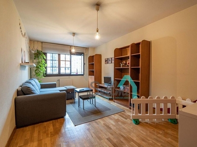 Piso en alquiler en Centro - Oviedo de 1 habitación con garaje y muebles