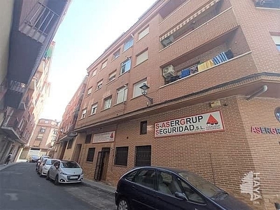 Piso en venta en Casco Antiguo de 2 habitaciones con terraza y calefacción