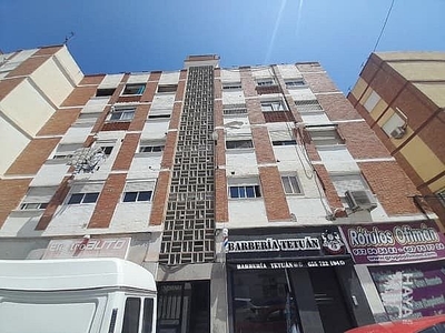 Piso en venta en Centro - Vélez-Málaga de 3 habitaciones con terraza