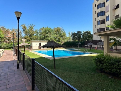Piso en venta en Ciudad Jardín - Zoco de 2 habitaciones con terraza y piscina