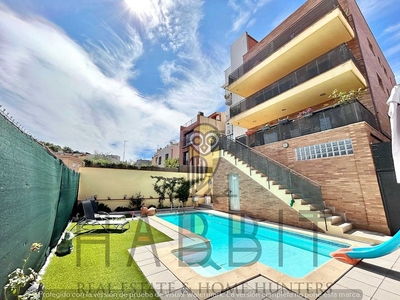 Piso en venta en La Teixonera de 3 habitaciones con terraza y piscina