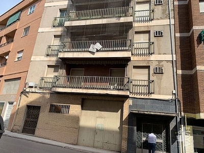 Piso en venta en Linares de 5 habitaciones con terraza