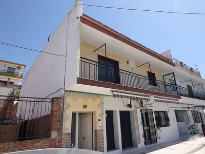 Piso en venta en Norte - Barrio del Pilar - El Reñidero de 3 habitaciones con terraza y balcón