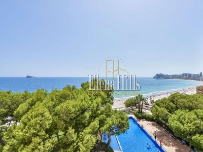Piso en venta en Playa de Poniente de 4 habitaciones con terraza y piscina