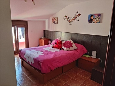 Venta de dúplex en Mora de Rubielos de 3 habitaciones con terraza y garaje