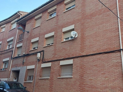 Venta de piso en calle La Dalia de 4 habitaciones con terraza y garaje