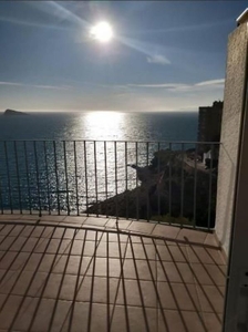 Venta de piso en Playa de Levante de 2 habitaciones con terraza y piscina