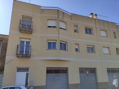 Venta de piso en Santa Bàrbara de 3 habitaciones con garaje y balcón