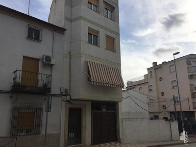 Venta de piso en Torredonjimeno de 3 habitaciones con terraza
