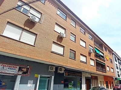 Venta de piso en Villarrobledo de 4 habitaciones con terraza y balcón