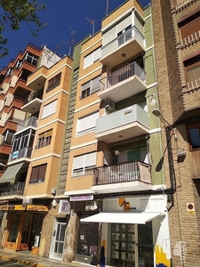 Venta de piso en Villena de 3 habitaciones con balcón