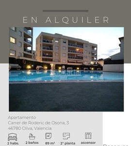 Alquiler apartamento con 2 habitaciones con ascensor, aire acondicionado y vistas al mar en Oliva