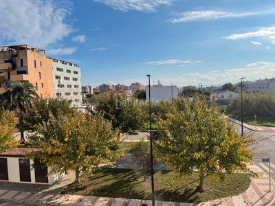 Alquiler apartamento en avenida de las cortes valencianas apartamento con 2 habitaciones amueblado con ascensor, piscina, aire acondicionado, vistas al mar y vistas a la montaña en Daimús