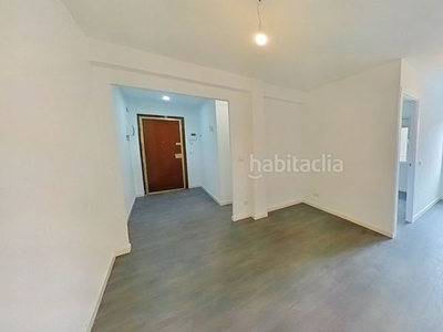 Alquiler piso con 3 habitaciones en Almendrales Madrid