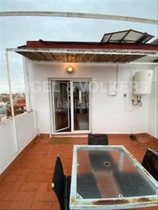 Alquiler piso precioso temporal con terraza en el clot en Barcelona