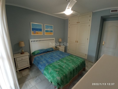 Casa adosada preciosa adosada de 3 dormitorios en primera línea de playa en zona exclusiva en Estepona