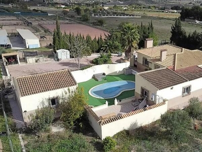 Chalet en Hondon de las Nieves