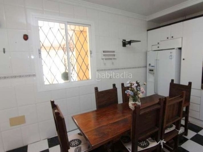 Chalet villa en venta 5 habitaciones 4 baños. en Zona Miraflores Marbella