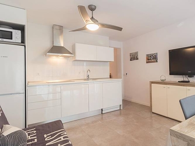 Nice renovated apartment for 7 people located in Salou a few meters from the beach.