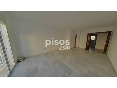 Piso en alquiler en Calle de Segismundo Moret, cerca de Calle de Nicolás Salmerón en Camino de Suárez por 895 €/mes