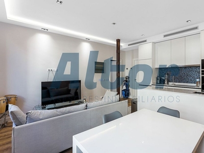 Piso en alquiler en Castellana de 2 habitaciones con muebles y aire acondicionado