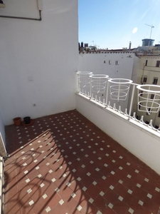 Piso en alquiler en Recoletos de 3 habitaciones con terraza y garaje