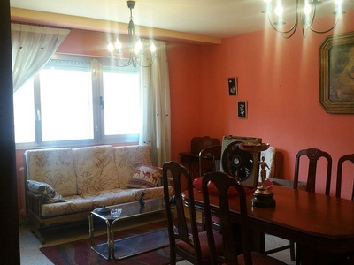 Piso en venta en Almazán de 4 habitaciones con terraza y calefacción