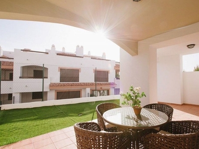 Piso en venta en calle José María Olazábal de 2 habitaciones con terraza y piscina