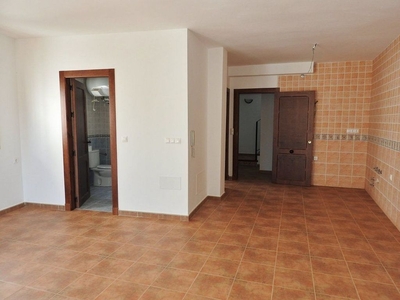 Piso en venta en Ohanes de 1 habitación con garaje y balcón