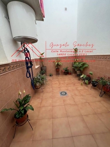 Venta Casa adosada en Calle Canteros Lucena. Buen estado con balcón calefacción individual 110 m²