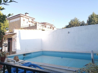 Venta Casa unifamiliar en aben hazan Córdoba. Con terraza 284 m²