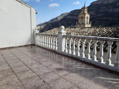 Venta Casa unifamiliar Cortes de Pallás. A reformar con terraza 200 m²