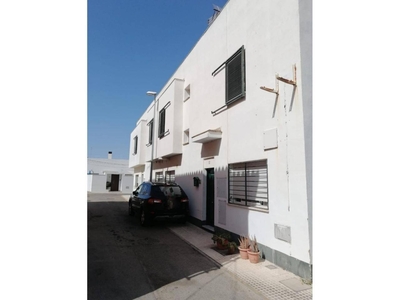 Venta Casa unifamiliar en Calle JUPITER San Fernando. Buen estado con terraza 115 m²