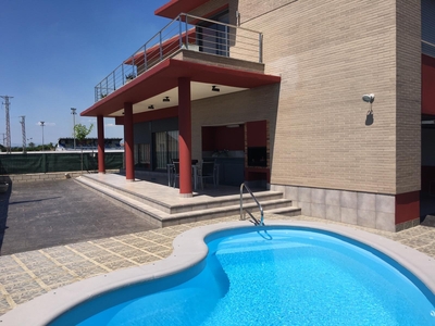 Venta de casa con piscina y terraza en L'Aldea, Afueras del pueblo