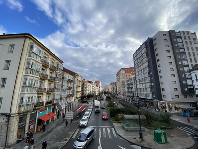 Venta de piso con terraza en San Fernando, Numancia (Santander)
