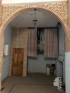 Venta de piso en Alcañiz de 3 habitaciones con terraza y garaje