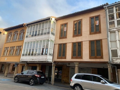 Venta de piso en calle Matias Barrio y Mier de 3 habitaciones y 279 m²