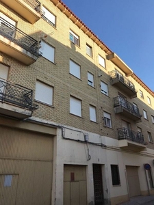 Venta de piso en calle San Isidro de 3 habitaciones con terraza y balcón