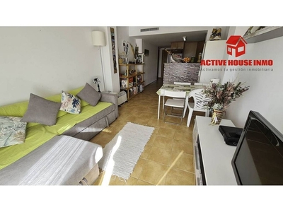 Venta de piso en Montsià de Mar de 2 habitaciones con terraza y piscina
