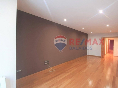 Venta Piso Vigo. Piso de tres habitaciones Con terraza